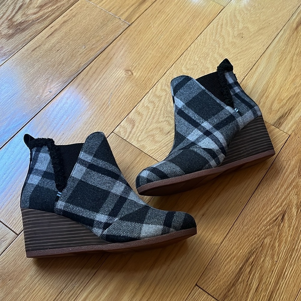 NEW TOMS Kelsey Wedge Bootie Size 9.5 Black Plaid Wool Blend OrthoLite - Picture 8 of 12